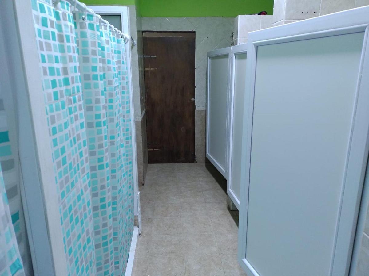 Quarto Pequeno com 2 Camas de Solteiro