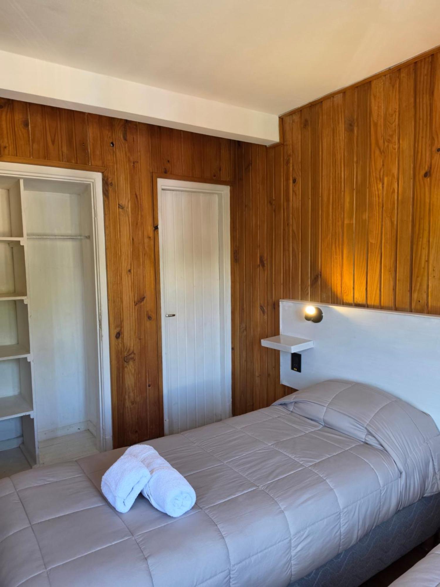 Twin Room,1759187656:JPEG
